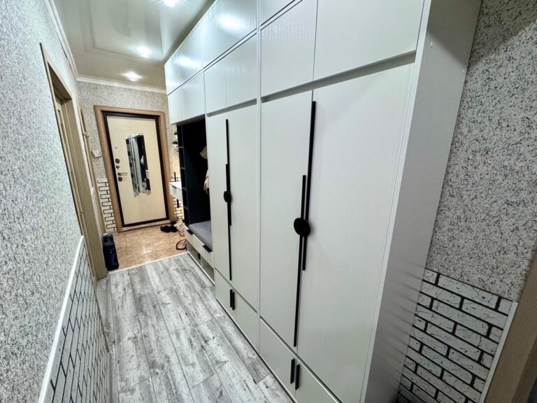 Buyer photo for Прихожая «BOSA» К14АП с антресолью и подушкой Белый/Антрацит